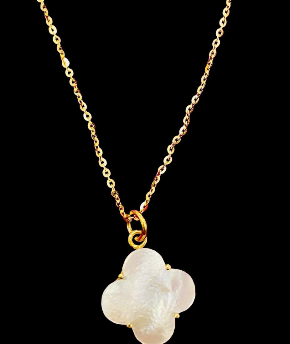 Mặt dây chuyền cỏ 4 lá hột trắng